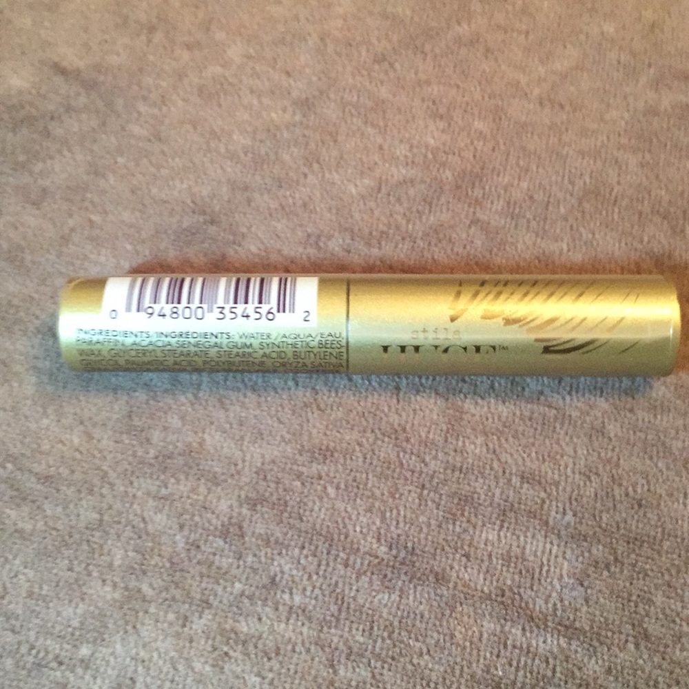 NEW - Travel Size Stila Huge Extreme Mascara